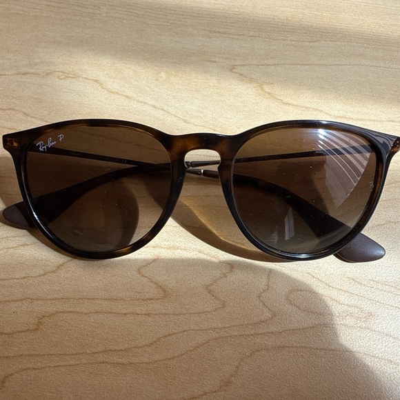Ray-Ban Erika RB4171 Polarized Sunglasses – Rubber Havana / Brown Gradient - Picture 1 of 2